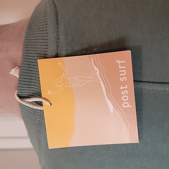 Post Surf Collective, Oversized Monstera Sweatshirt, Isla Color, Size M, NEW! - Picture 4 of 9